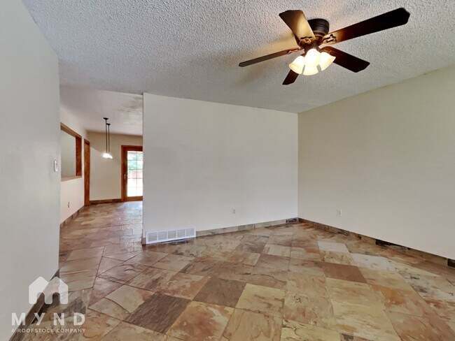 Foto del edificio - 5181 Beech St