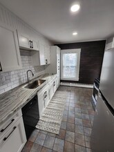 Building Photo - 39 Concord St