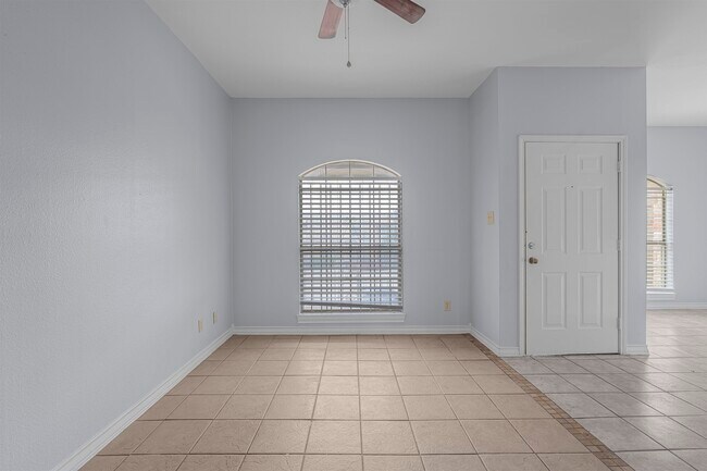 Building Photo - 1401 E Gustavus St