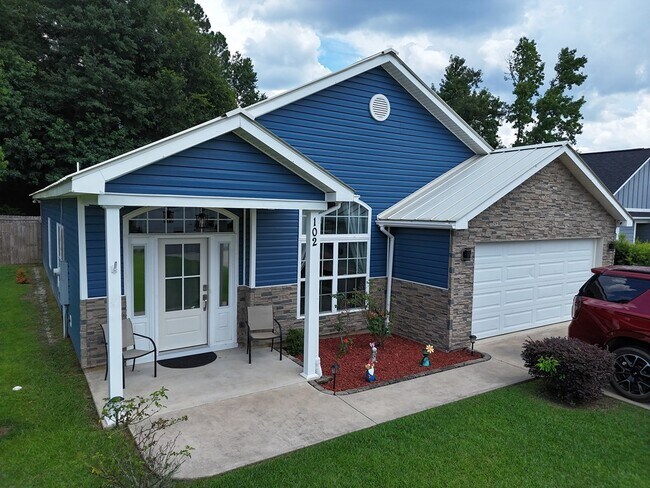 Foto del edificio - 102 Lukesdale Cove