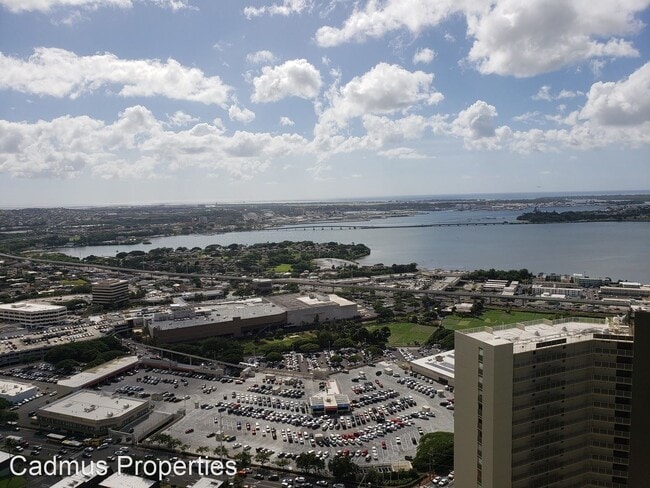 Building Photo - 3 br, 2 bath House - PEARLRIDGE SQUARE APT...