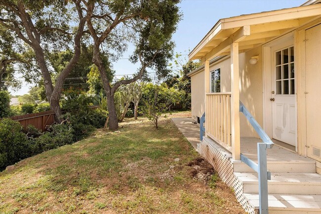 Building Photo - 3831 Crescent Dr