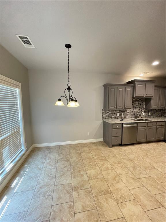 Building Photo - 4180 Meadow View Dr