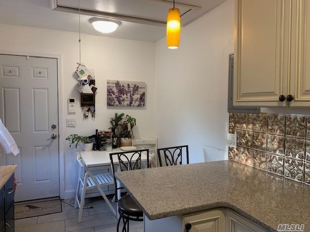 Foto principal - 43-12 23rd Ave
