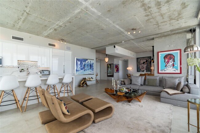 Foto del edificio - 3470 E Coast Ave