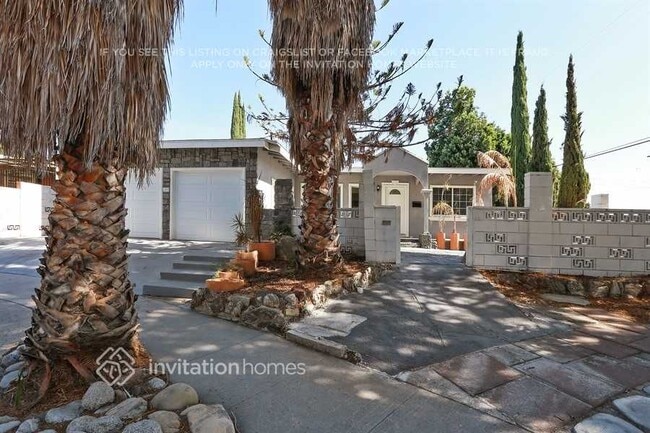 Foto del edificio - 8002 Crosnoe Ave