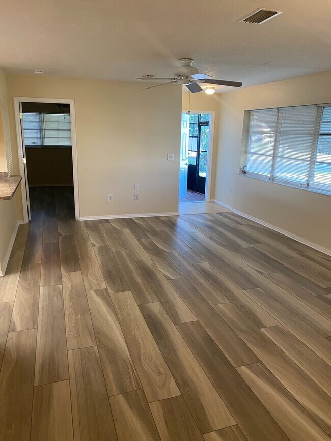 Foto del edificio - 3BR/2BA HOME IN NE PALM BAY