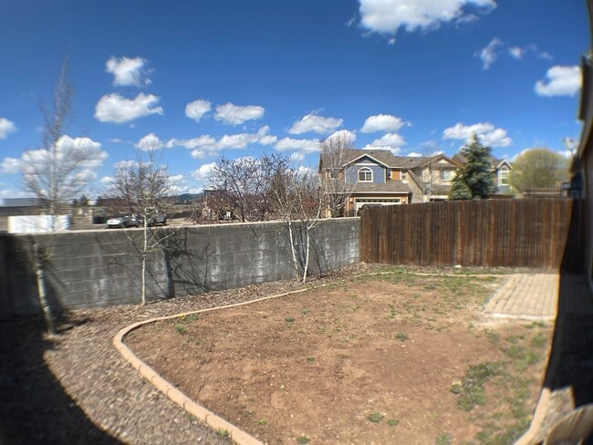 Building Photo - Spacious 3BR Townhome in Bellemont | Fenced Yard + 2-Car Garage