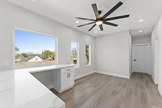 Foto del edificio - 4217 Rogers St