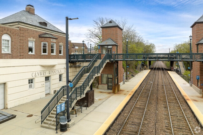 Winnetka's Metra Station provides convenient public transportation to Downtown Chicago.