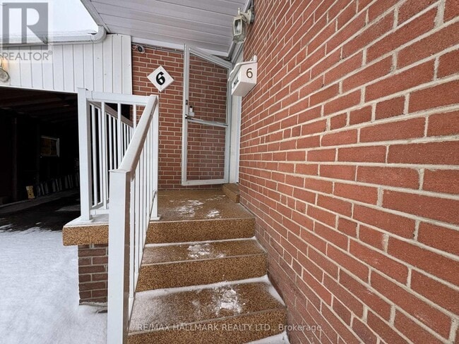 Building Photo - 6 Bailey Crescent