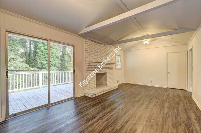 Building Photo - 4330 Hidden Valley Dr SW