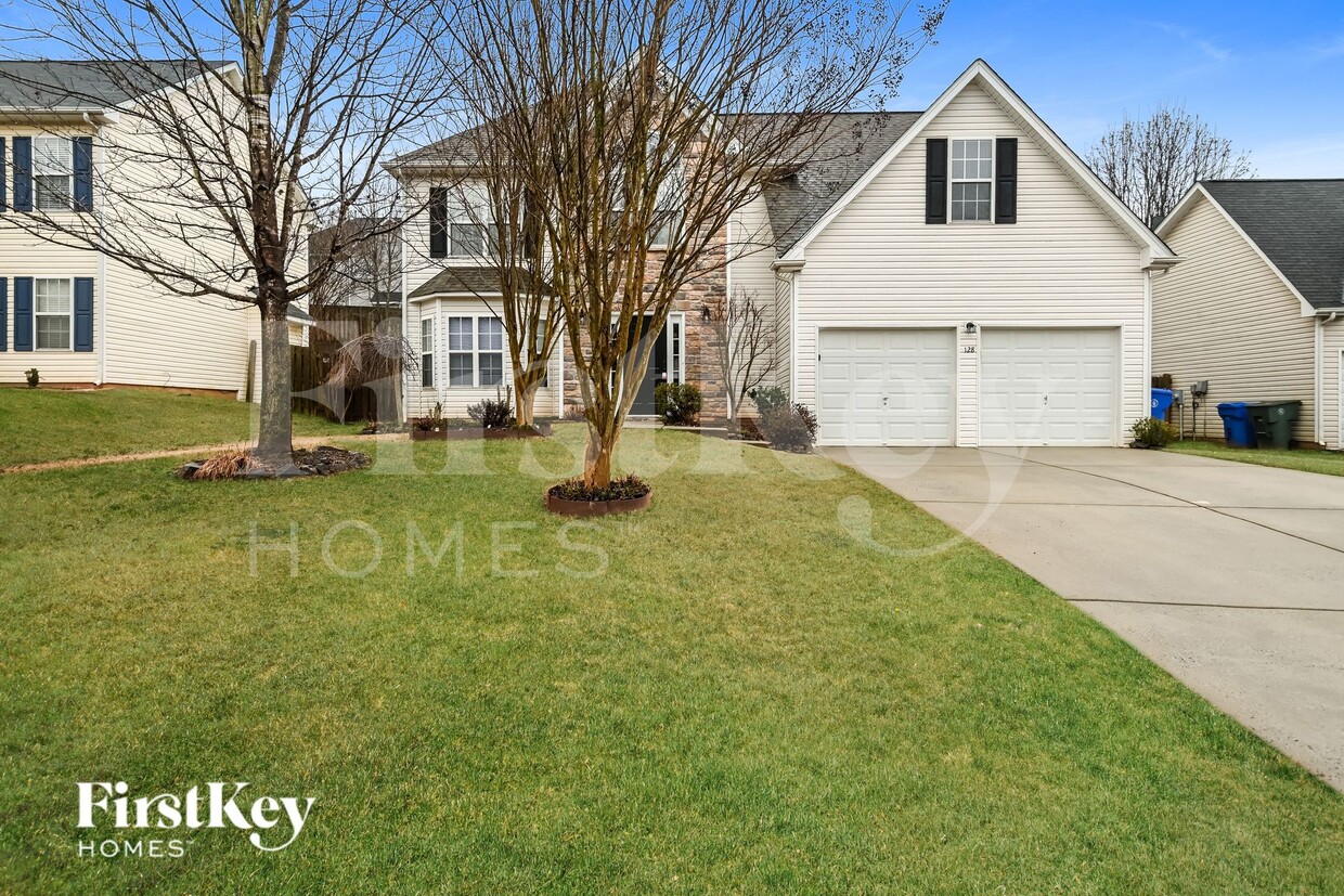 Foto principal - 128 Madelia Pl