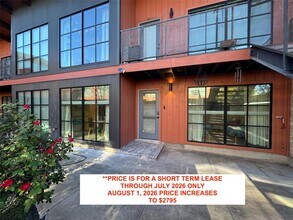 Building Photo - 400 E 30th St