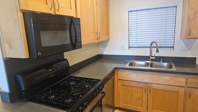 Foto del edificio - 949 N Croft Ave