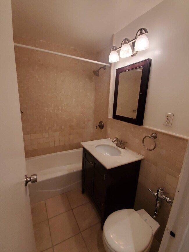 Foto del edificio - 225 E 46th St