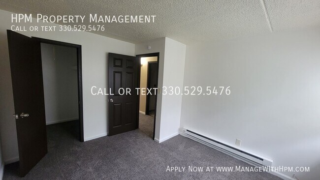 Building Photo - 723 E Waterloo Rd