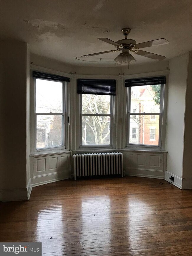 Building Photo - 512 S 47th St