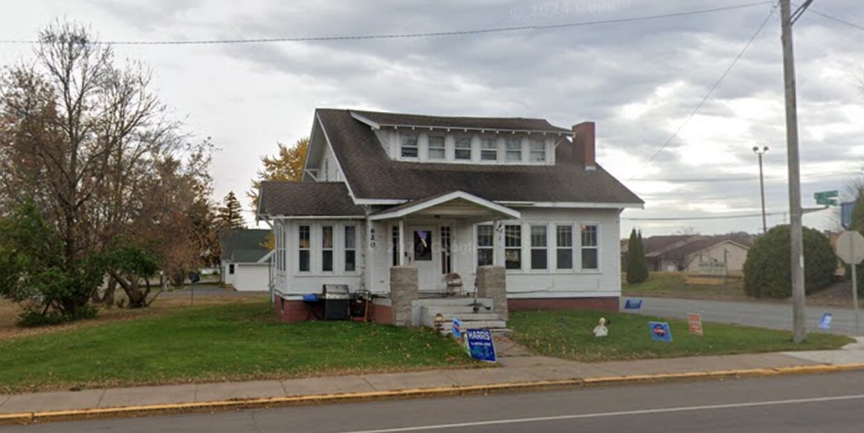Foto principal - 620 Lake Ave W