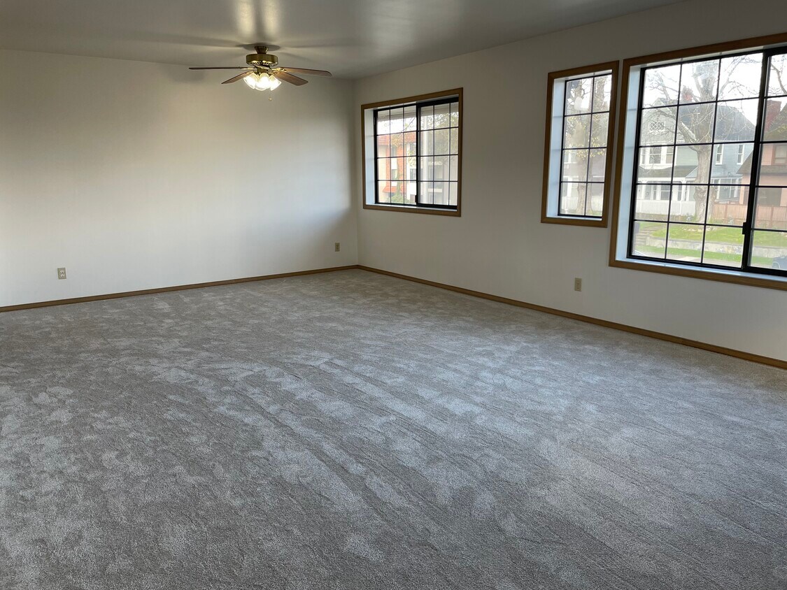 Living/Dining Room - 3224 Colby Ave