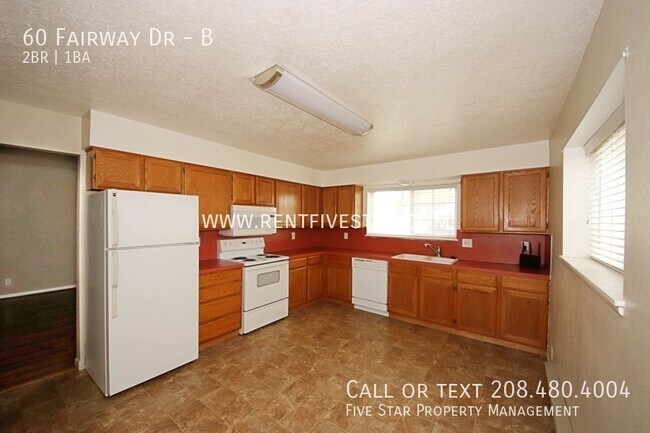 Foto del edificio - 60 Fairway Dr
