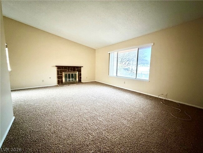 Building Photo - 1560 Elaine Dr