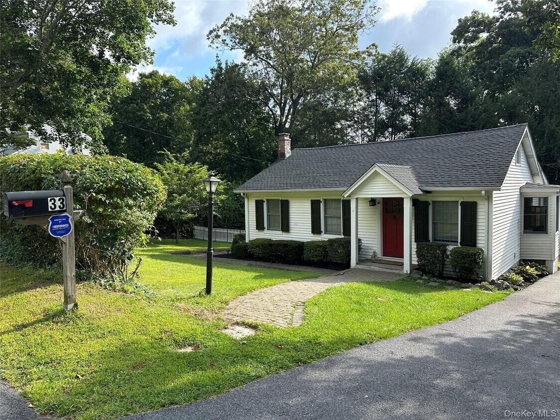 Primary Photo - 33 Rutland Dr