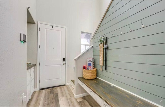 Foto del edificio - 1030 W Prescott Ave