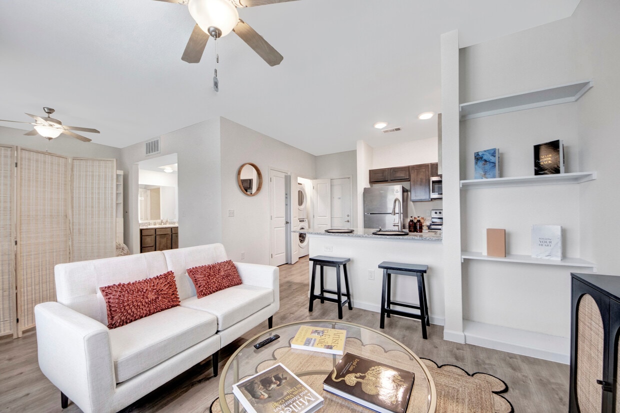 Primary Photo - Lakeview Pointe - 55+ Community