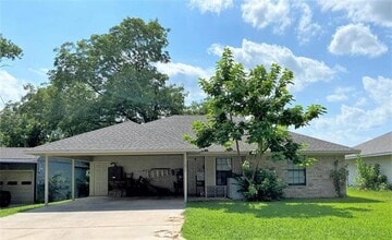 Building Photo - 1007 N Howeth St