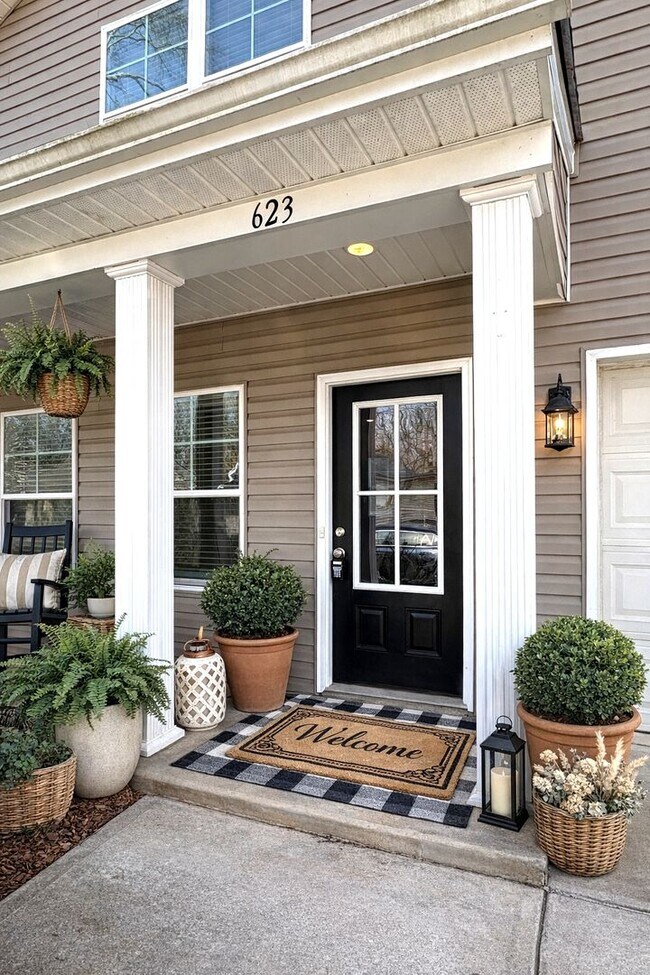 Foto del edificio - Beautiful 3BR 2.5BA Home w/ Full Appliance Kitchen • Garage Parking in Shelby