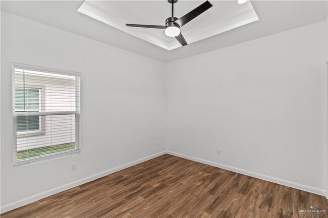 Building Photo - 12 W Woodson Dr