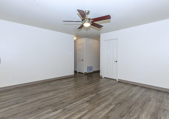 Family Room - Villas of Briar Ridge