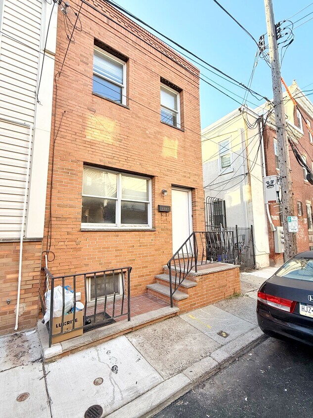 Primary Photo - 2408 S Juniper St