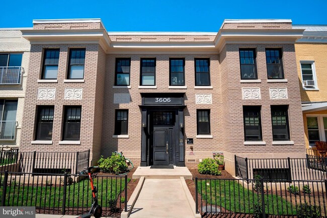 Building Photo - 3606 Rock Creek Church Rd NW