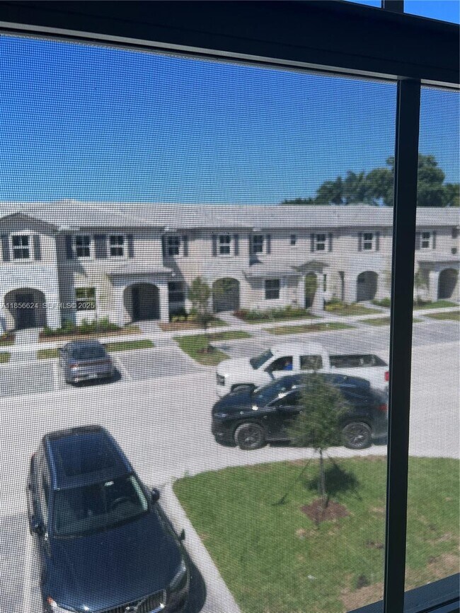 Foto del edificio - 1727 SE 26th Ter