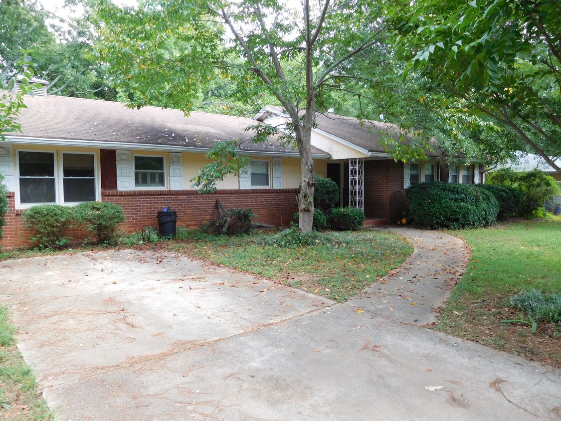1404 Stephens Dr NE, Atlanta, GA 30329 House Rental in Atlanta, GA