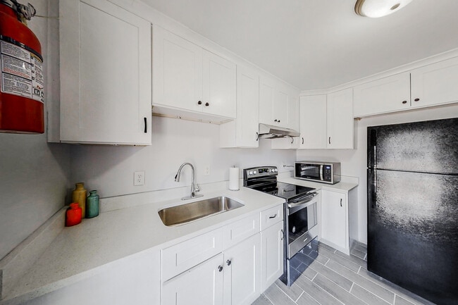 Building Photo - 4083 Sweetbriar Ln