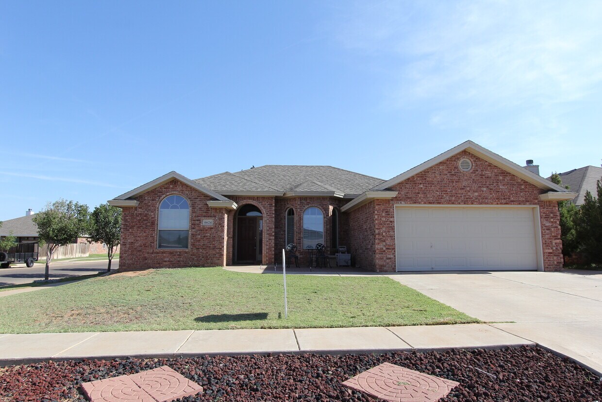 Foto principal - 6624 90th St