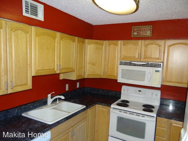Building Photo - 2 br, 2.5 bath House - 1823 Clearbrooke Dr