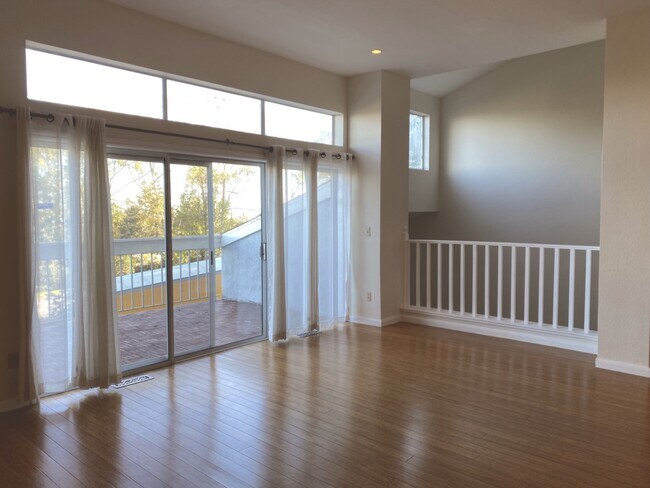 Building Photo - 100 Livingston Terrace Dr
