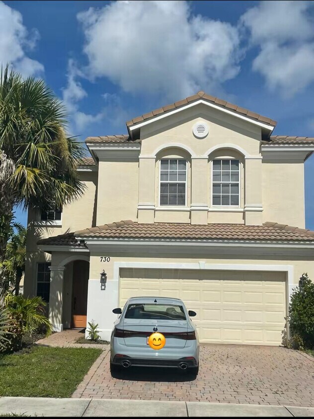 Primary Photo - 730 NW Leonardo Cir