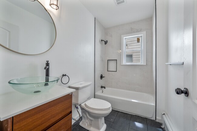 BATHROOM - 101-103 Melville Pl