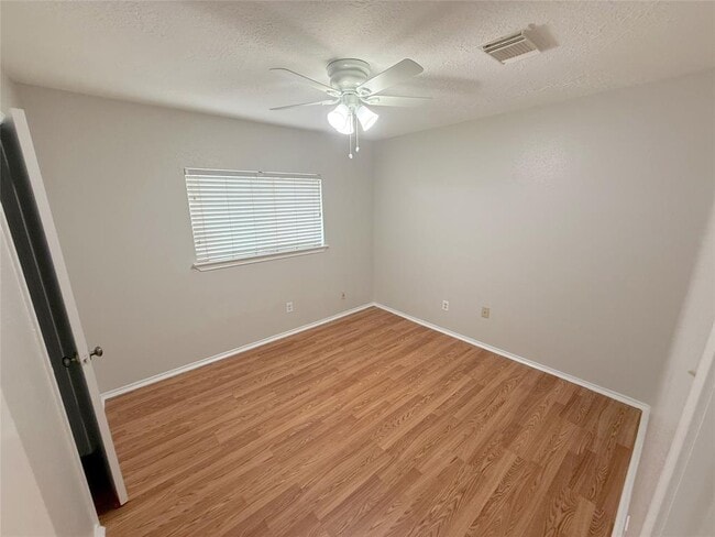 Building Photo - 13414 Wells River Dr