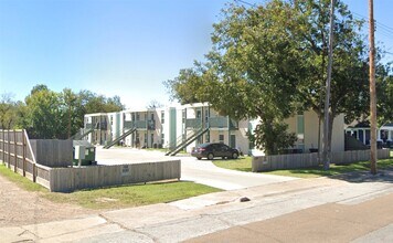 Building Photo - 1109 E North St