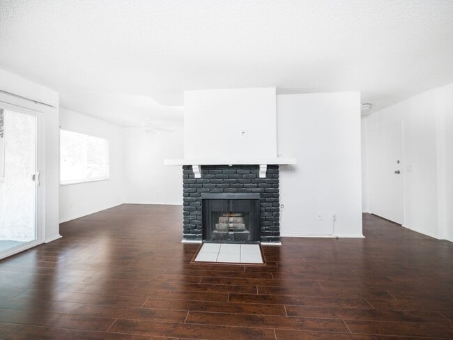 Building Photo - 3327 Livonia Ave