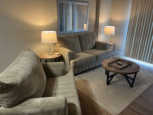 Foto del edificio - 3920 Sharon Rd