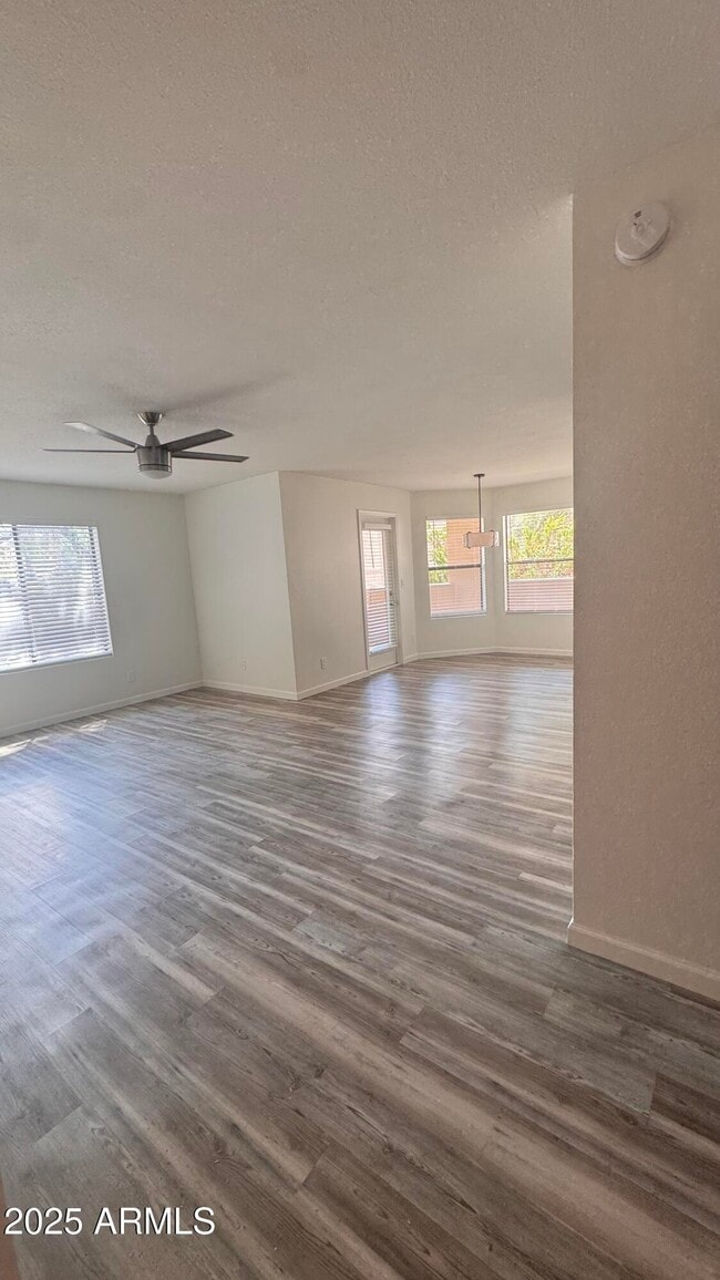 Building Photo - 4850 E Desert Cove Ave