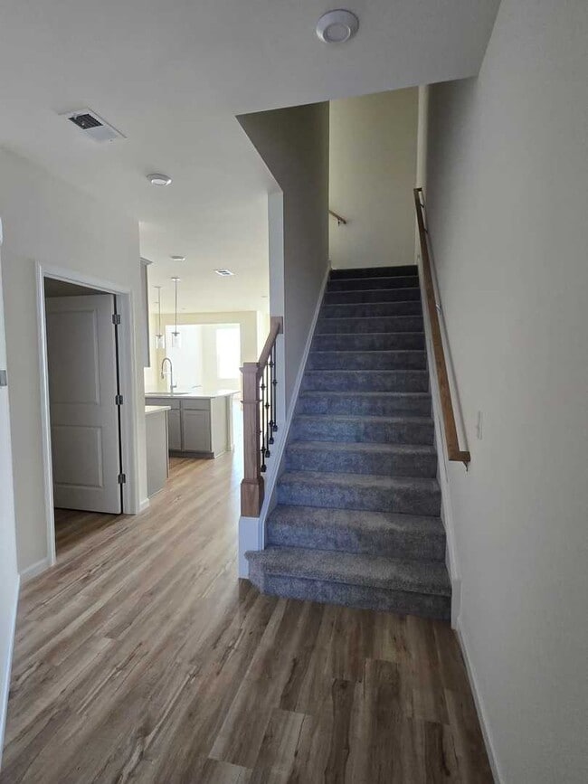 Building Photo - 2223 Ryegrass Ln