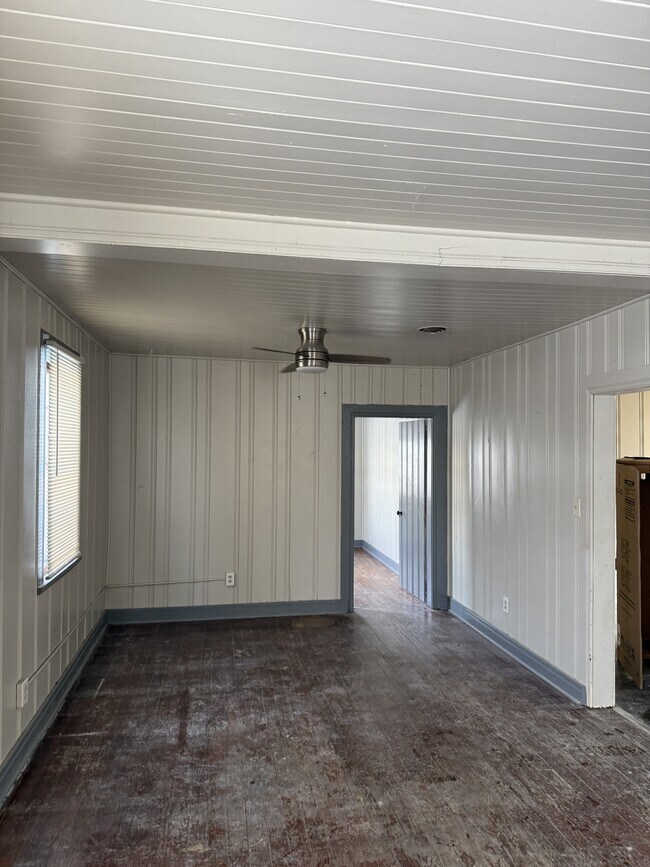 Building Photo - 102 Home Ave